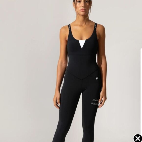 TOPISSIMA Olivia Jumpsuit - Picture 1 of 6